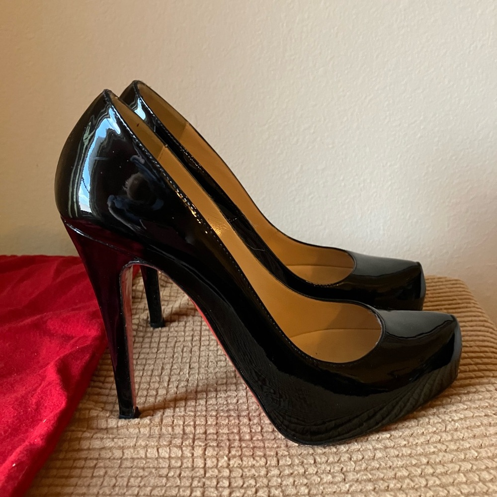 Christian Louboutin. Black pumps. Designer women’s shoes. Excellent Condition. - Picture 2 of 11